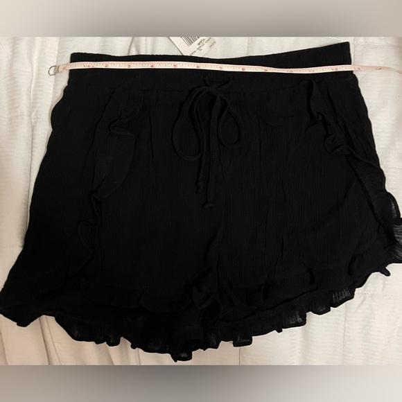 Ambiance Apparel Women’s Black Dressy Shorts Small - Picture 3 of 5